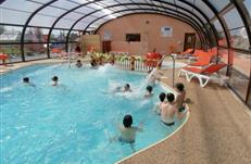 Camping-piscine avec canon a eau pour des vacances en famille au GOELANDS