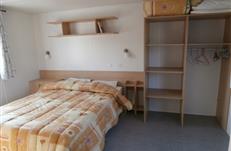 Camping Les Goélands - Location mobil home avec espace pour lit bébé ou pour fauteuil roulant