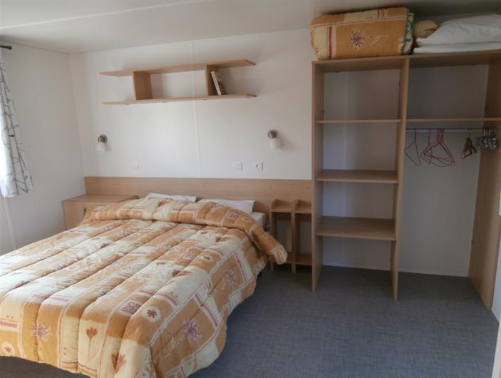 Camping Les Goélands - Location mobil home avec espace pour lit bébé ou pour fauteuil roulant