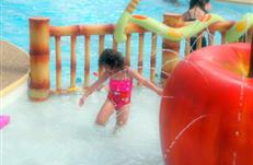 Camping et espace aquatique. Jets d'eau pour le plaisirs des enfants