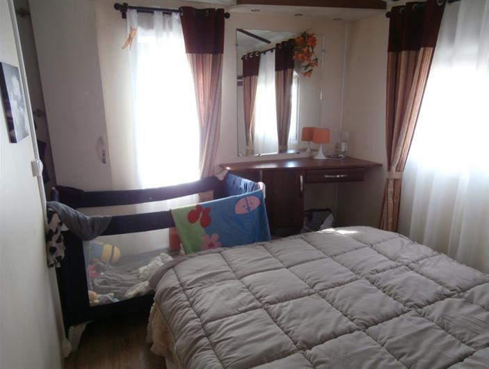 Location mobil home avec espace pour lit bébé