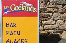 Bar, pain, glaces au camping Parc Les Goélands en saison