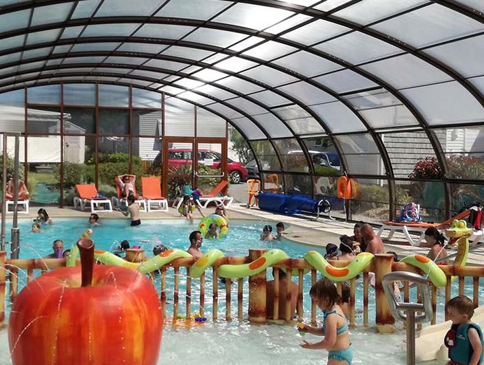 Camping *** Piscine couverte et chauffée Ambon