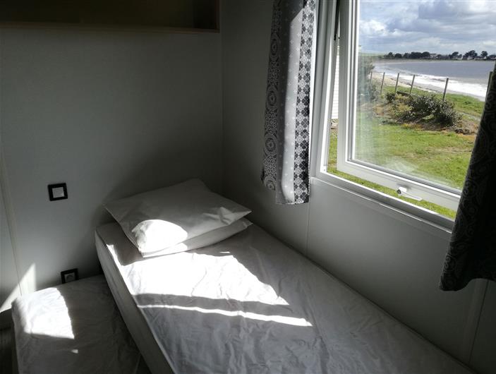 Mobil home 3 chambres avec vue sur la mer - lit gigogne -  Camping Les Goélands à Ambon