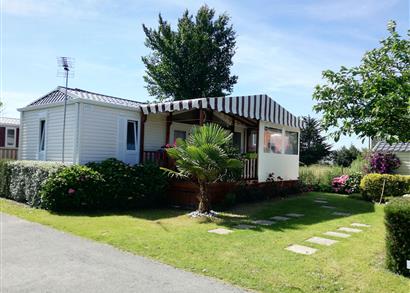 Mobil home LUXUEUX en location, Vacances pour 6 personnes à la mer - Camping 3 étoiles Les Goélands à Ambon