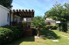 Hébergement en mobil-home N°2 côté Parc - 3 chambres- 6 personnes