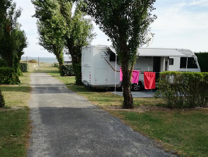Accueil des camping car au camping Les Goélands à Bétahon en Ambon