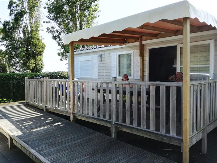 Mobil home PMR avec terrasse semi couverte