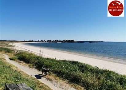 Chemin de randonnée face au camping les Goélands - Plage de Bétahon