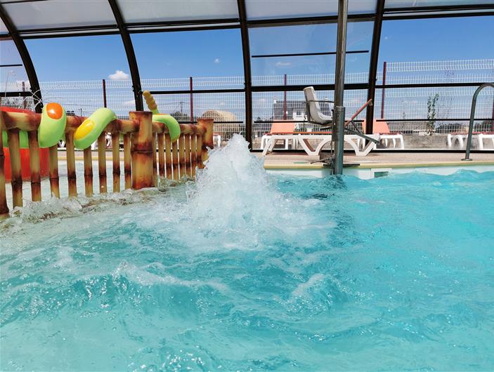 Un espace geysers plait aux petits et aux plus grands - Camping piscine pas cher