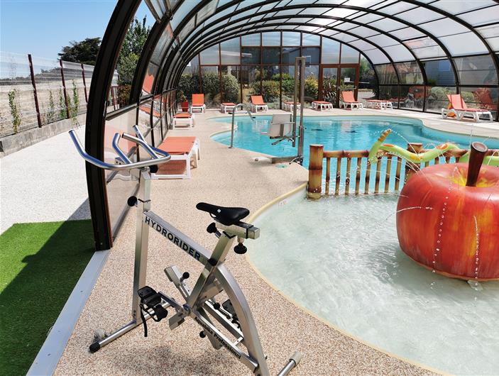 Un vélo aquatique est mise à disposition en Hors saison