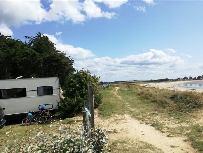 Vue imprenable sur la mer de l'emplacement N°22 - Camping les Goélands ** à Ambon