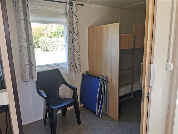 Mobil home familiale avec espace lit bébé - Camping Les Goélands à Ambon