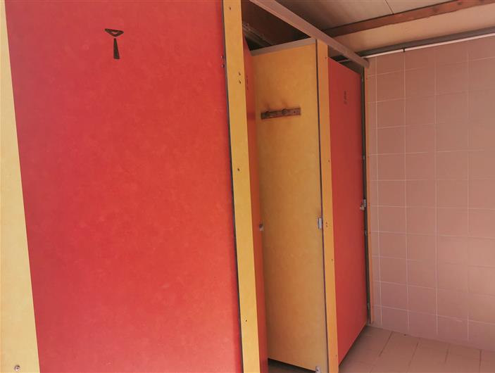 Bloc sanitaire 1er entrée