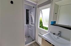 Mobil home 4 ou 6 pers en Bretagne - Camping Parc Les Goélands à Ambon - Salle d'eau