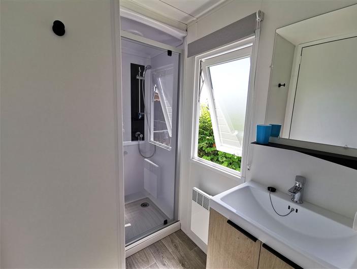 Mobil home 4 ou 6 pers en Bretagne - Camping Parc Les Goélands à Ambon - Salle d'eau