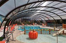 Piscine aménagé pour personnes à mobilité réduite