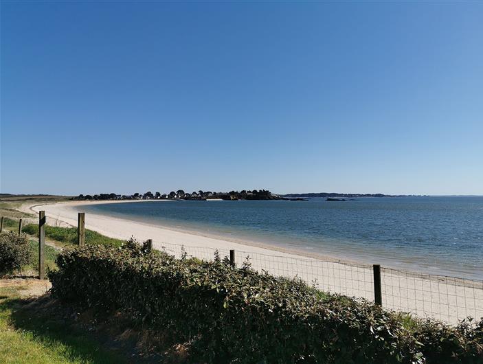 Camping  vue mer - location mobil 3 ch  avec piscine couverte dans le Morbihan - plage de Bétahon