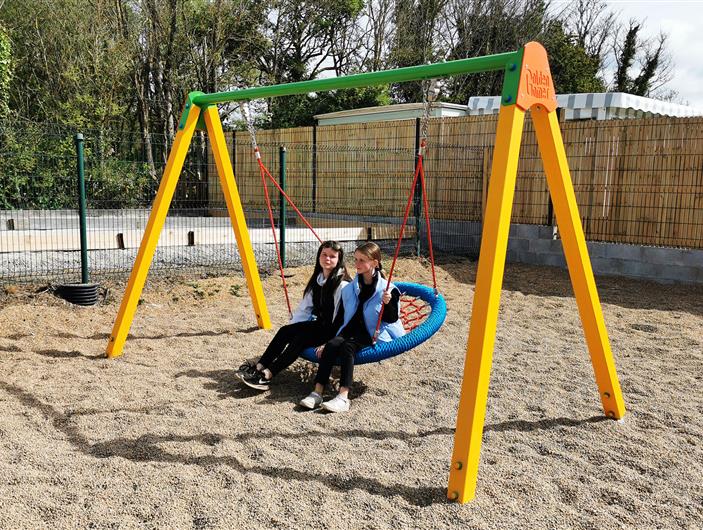 Balançoire nid d'oiseau du camping