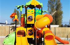 Grande structure multi activités dés 4 ans avec toboggans