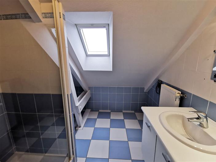 Petite salle d'eau de l'étage du gite
