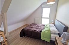Grande chambre avec vue sur  Billiers