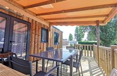 Mobil home avec terrasse couverte