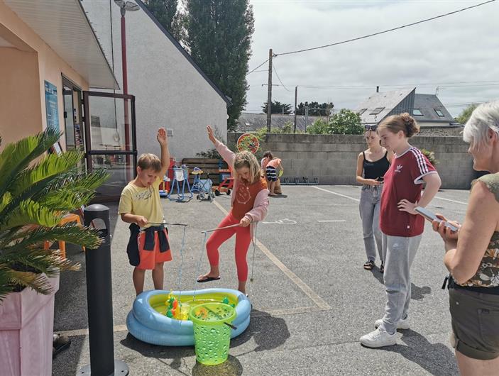 Jeux de pêche aux canards avec gages