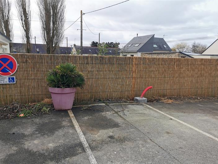 Emplacement de la borne de recharge pour voiture électrique sur le camping PARC Les Goélands ***