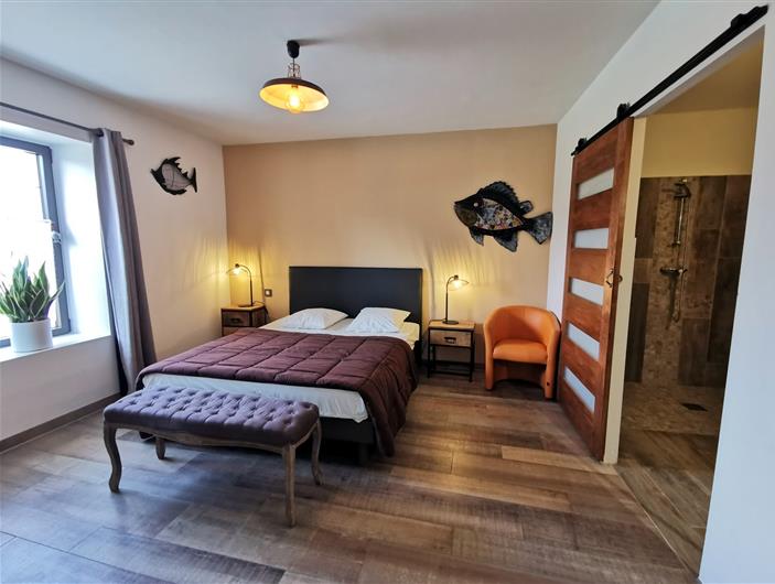 Gîte les Goélands *** à Ambon - Chambre avec salle d'eau privative. adapté aux handicaps PMR. Location de draps