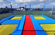 Accéder au trampoline 4 rebonds au camping Parc Les Goélands