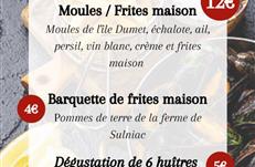 Un stand de frites, moules/frites, est de dégustation d'huitres de la rivière de Penerf sont prévus cette été.  Tous les vendredi, à partir du 12 Juillet. De 18h a 21h (sur réservation) - Prévoir contenants 