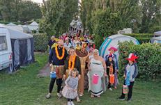 Parade dans le camping Les Goélands. La prochaine est pour le15 Août 