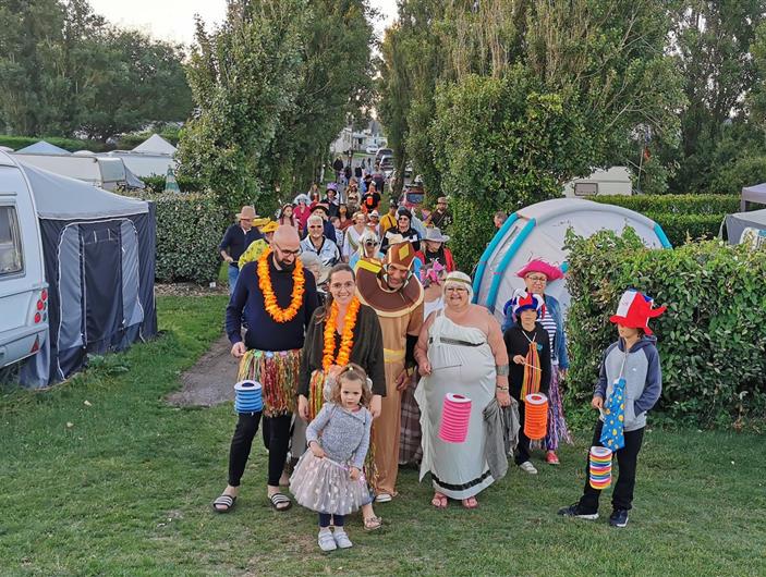Parade dans le camping Les Goélands. La prochaine est pour le15 Août 