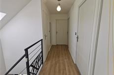 Entrée des chambres à l'étage du gîte Les Goélands